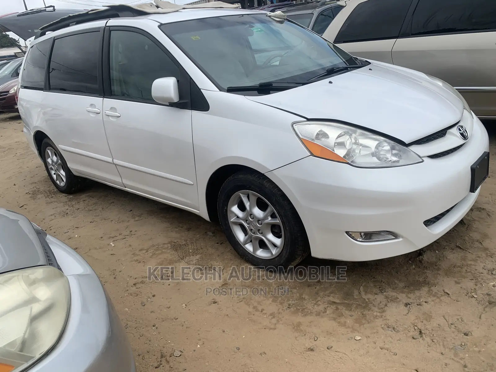 Toyota Sienna XLE AWD 2006 White