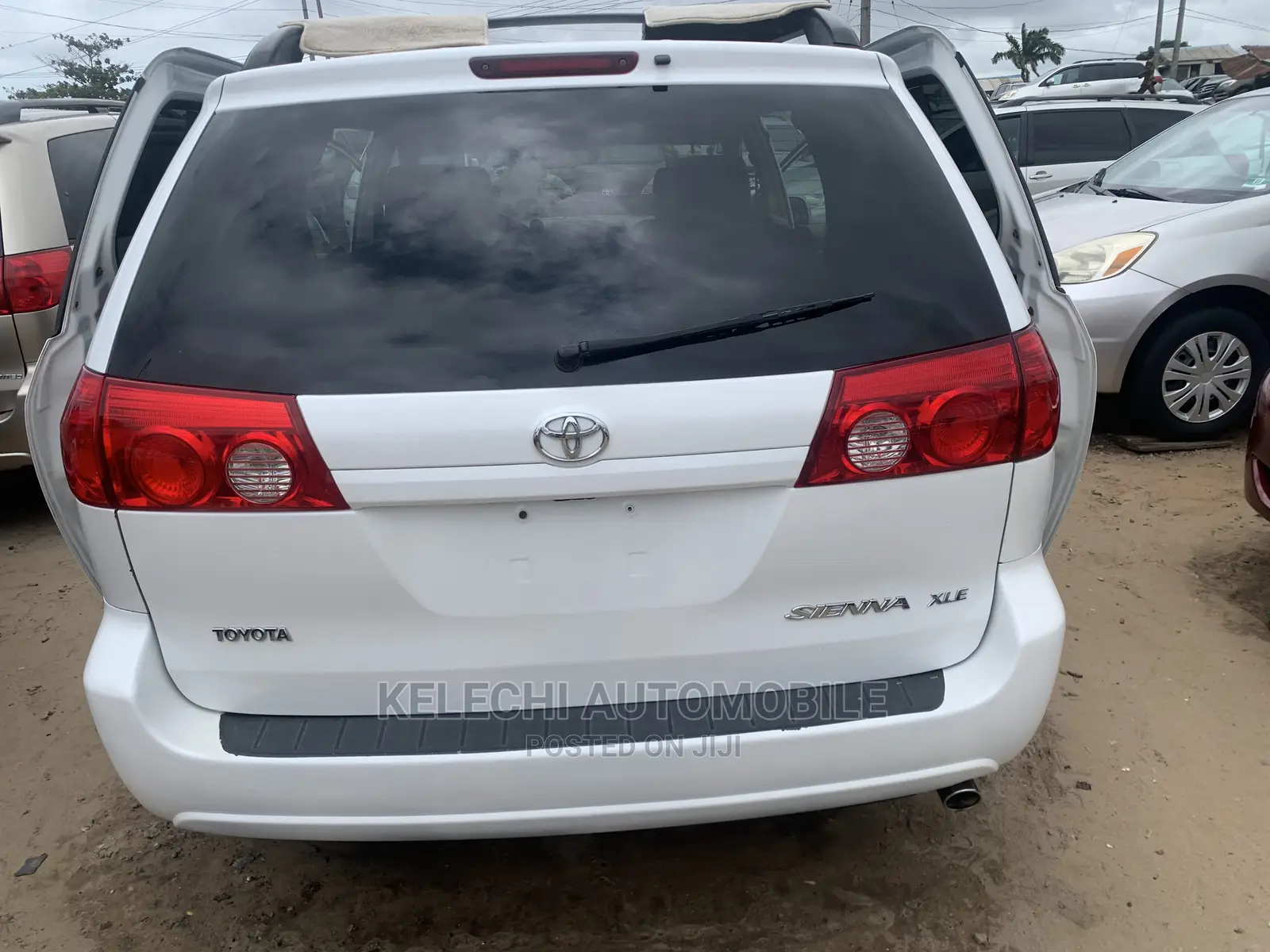 Toyota Sienna XLE AWD 2006 White