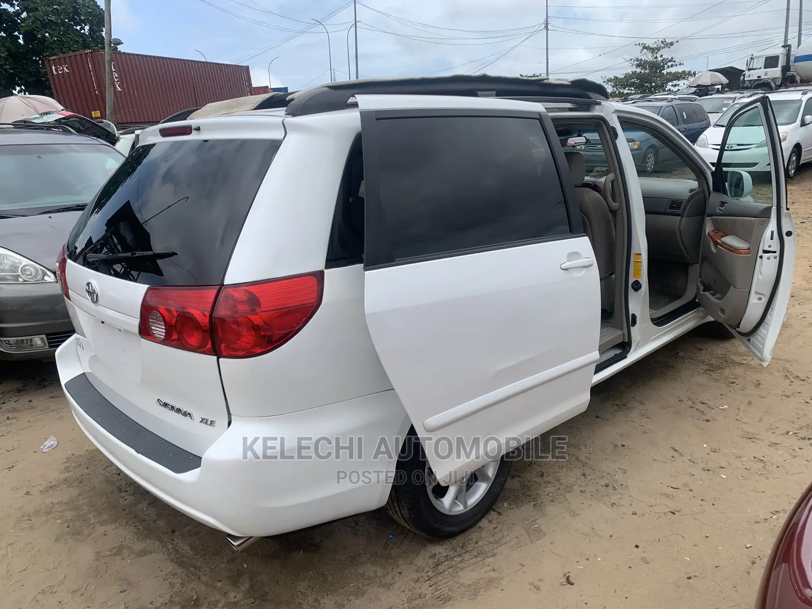 Toyota Sienna XLE AWD 2006 White