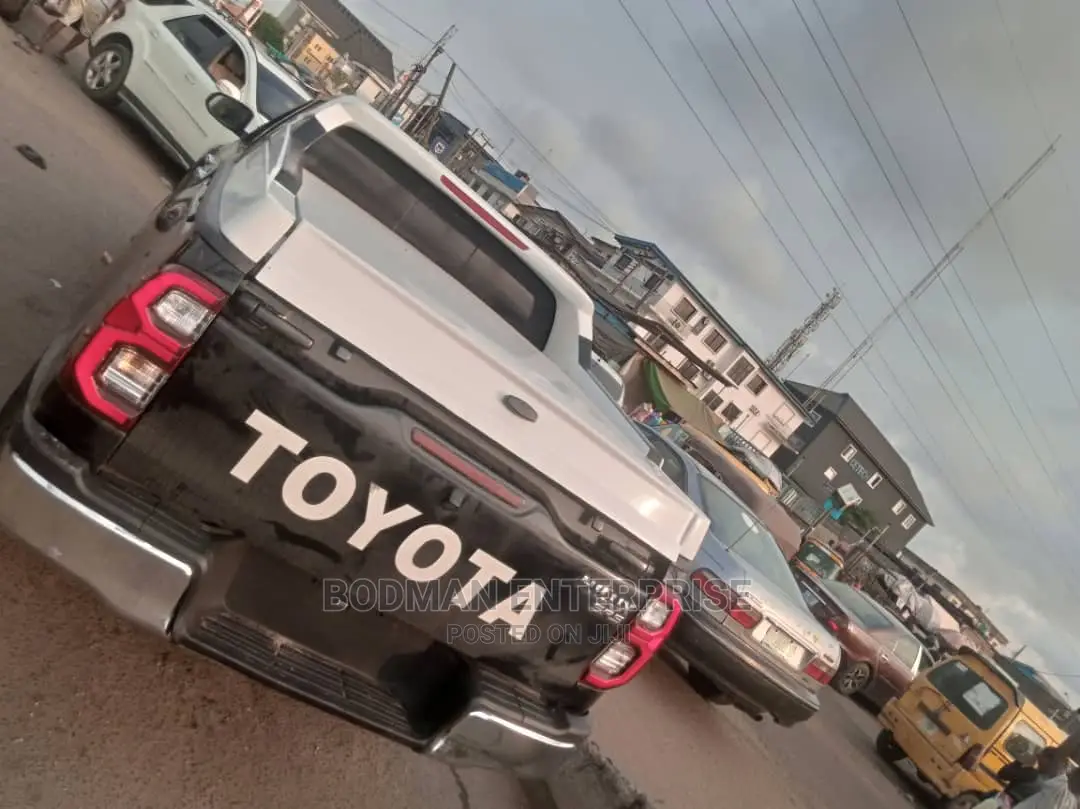 Dubai Boot Cover for Toyota Hilux! =