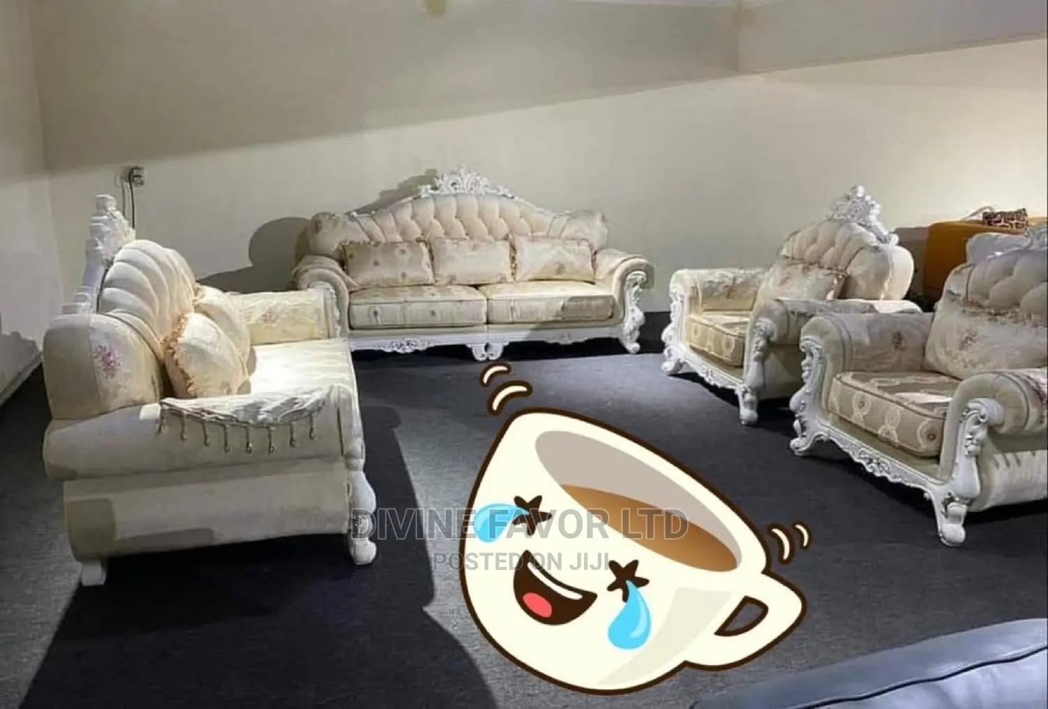 Luxury Royal Sofa for Living Room by 7 Seaters