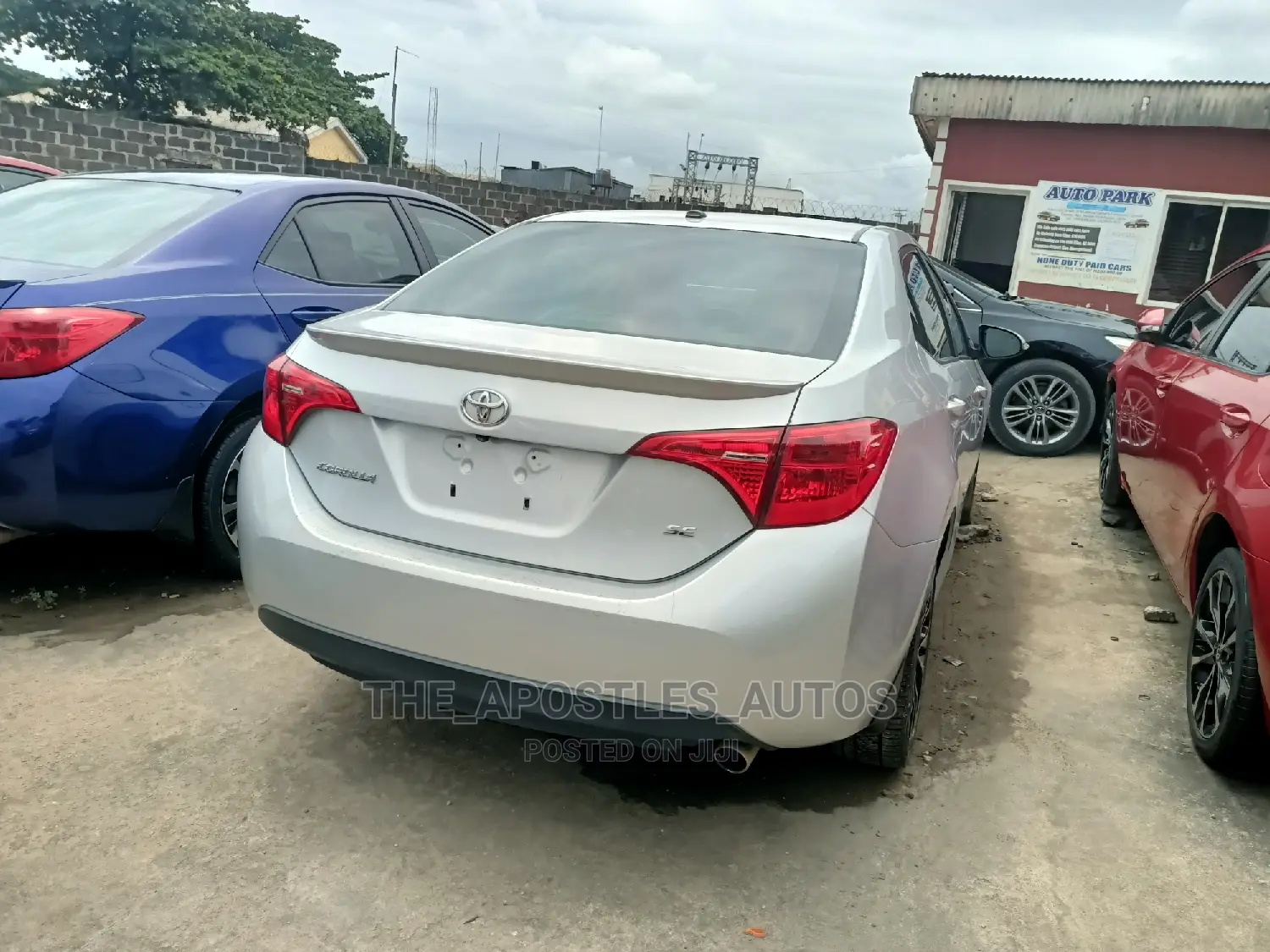 Toyota Corolla SE (1.8L 4cyl 6M) 2018 Silver