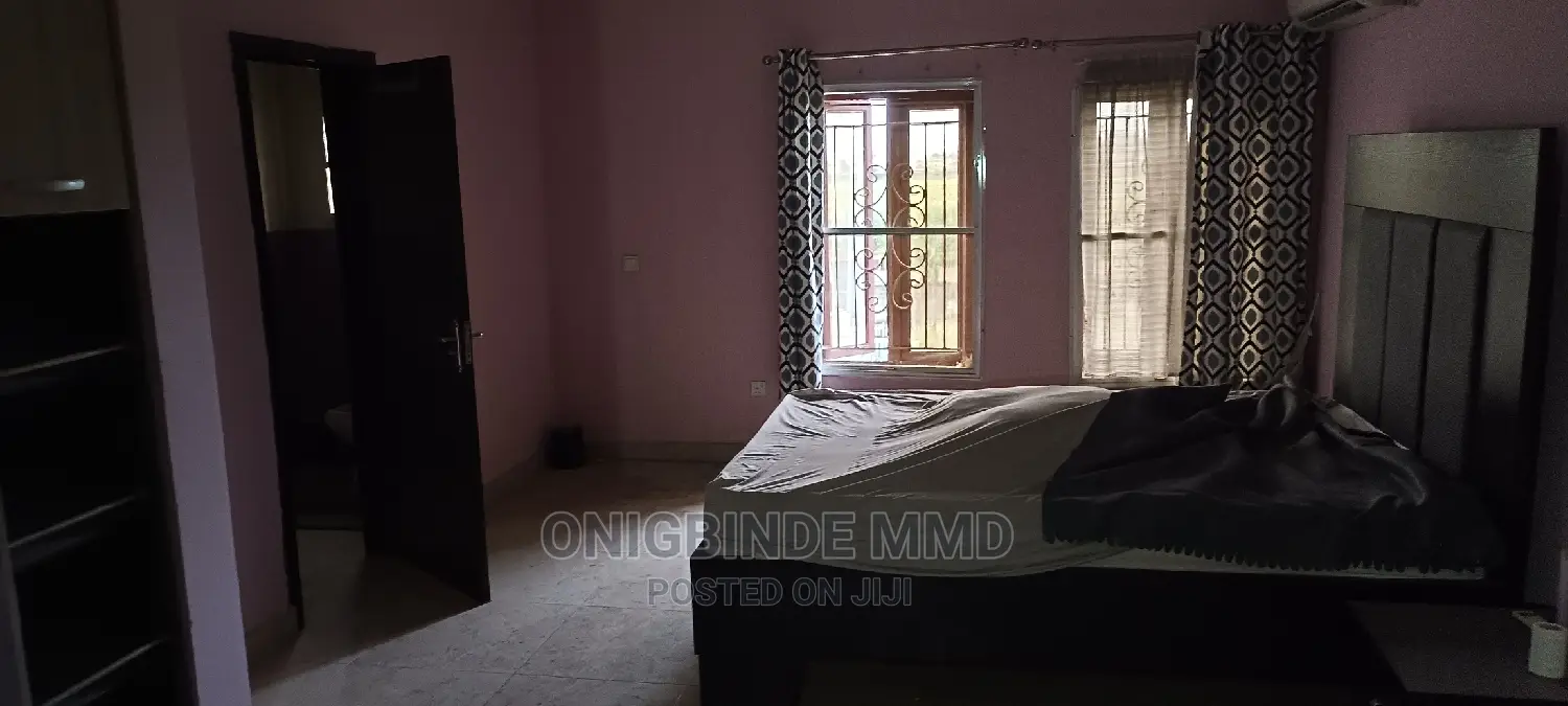 Furnished 5bdrm Duplex in Mini Estate, Lekki Phase 1 for sale