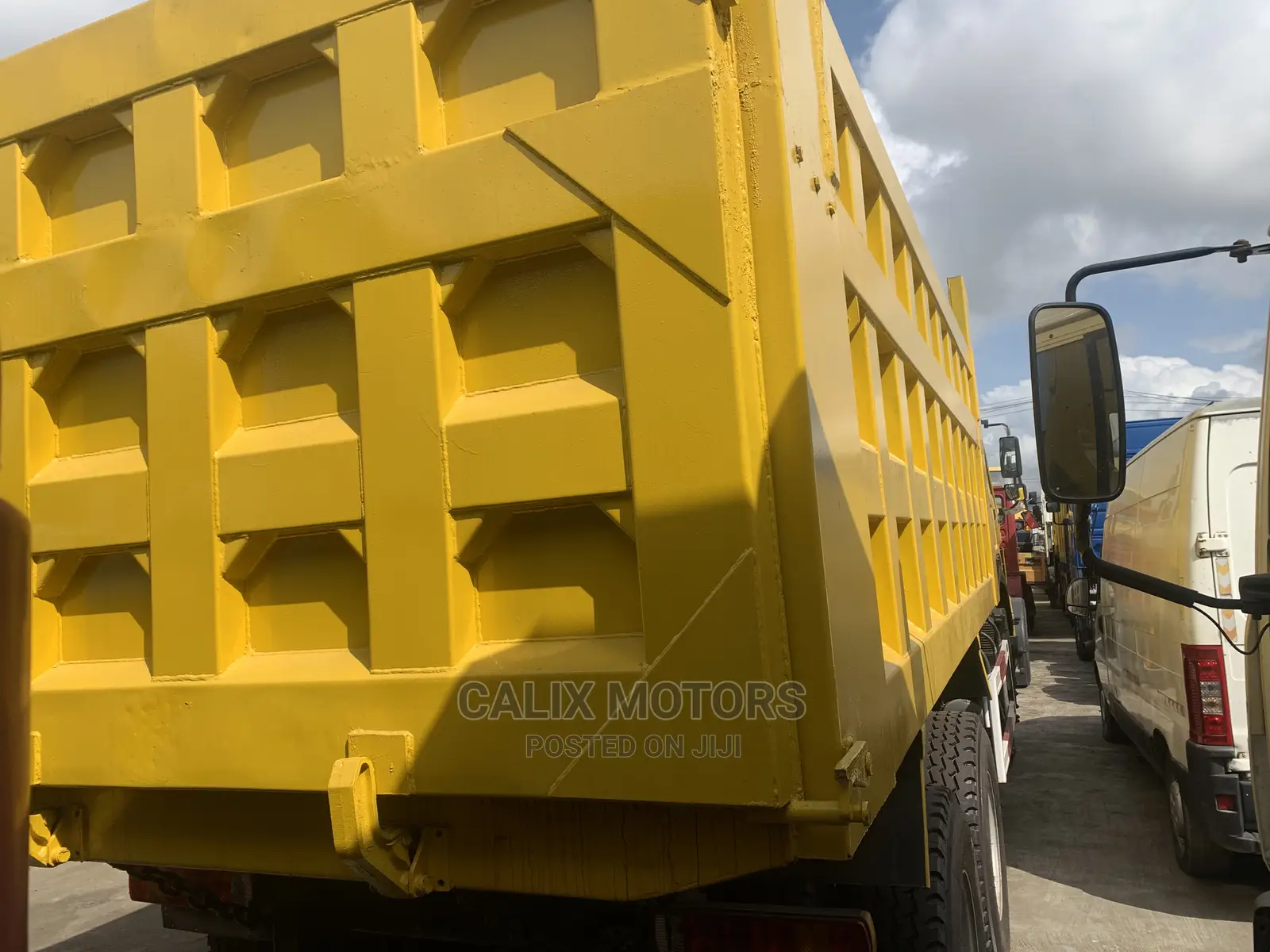 New Arrival Foreign Used HOWO CNHTC TRUCK 10TIRES