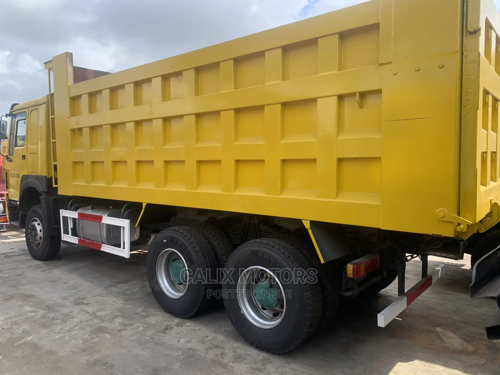 New Arrival Foreign Used HOWO CNHTC TRUCK 10TIRES