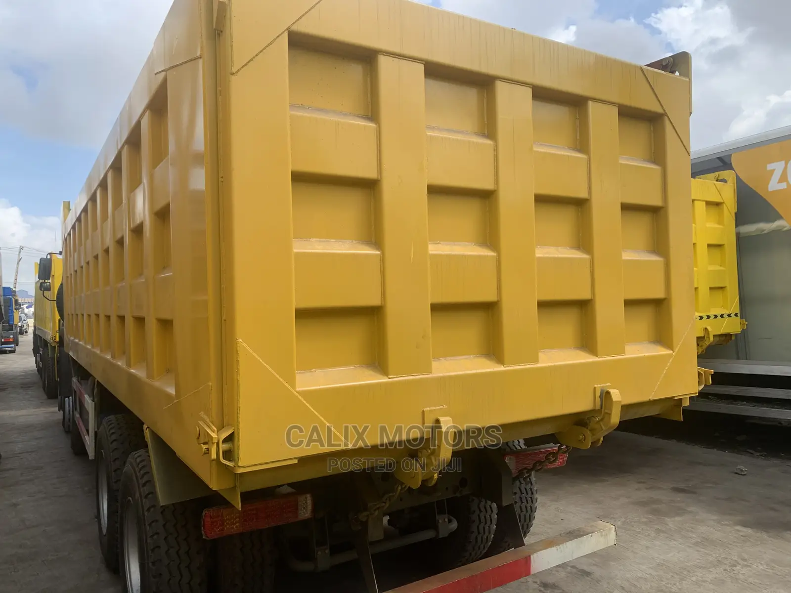 New Arrival Foreign Used Howo CNHTC 12tires