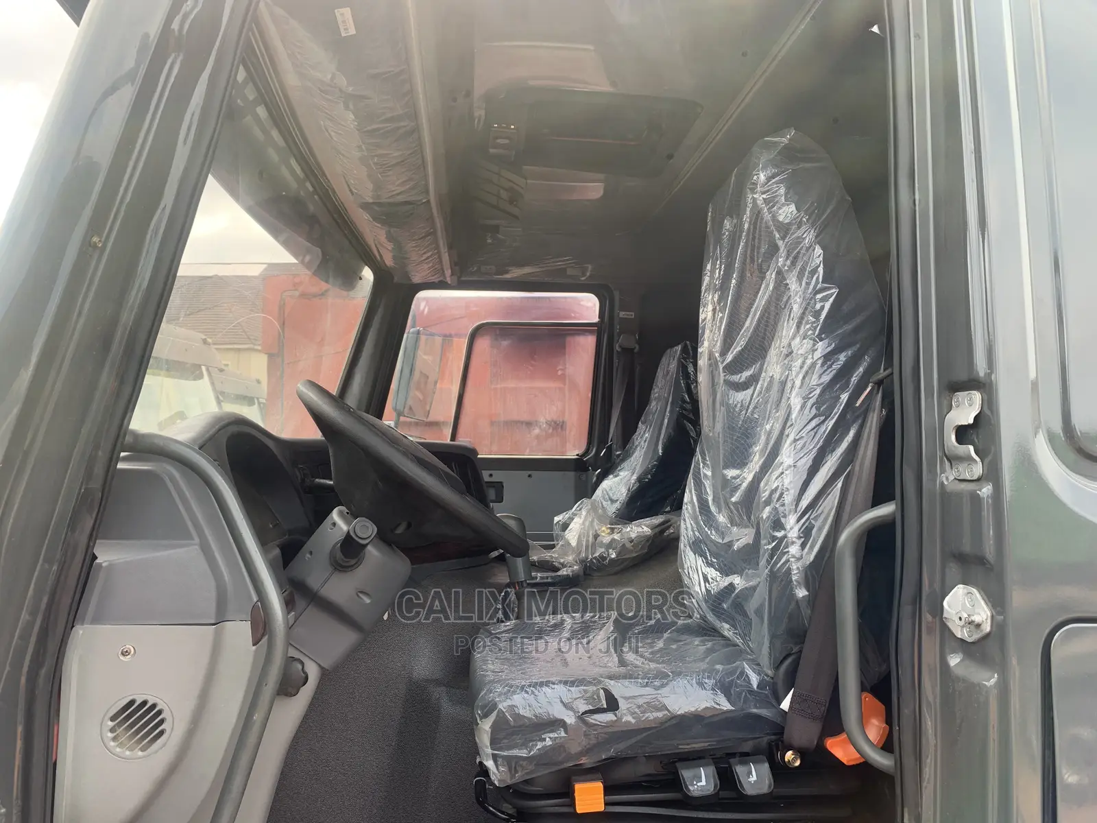 Foreign Used Howo CNHTC 10 Tires Truck