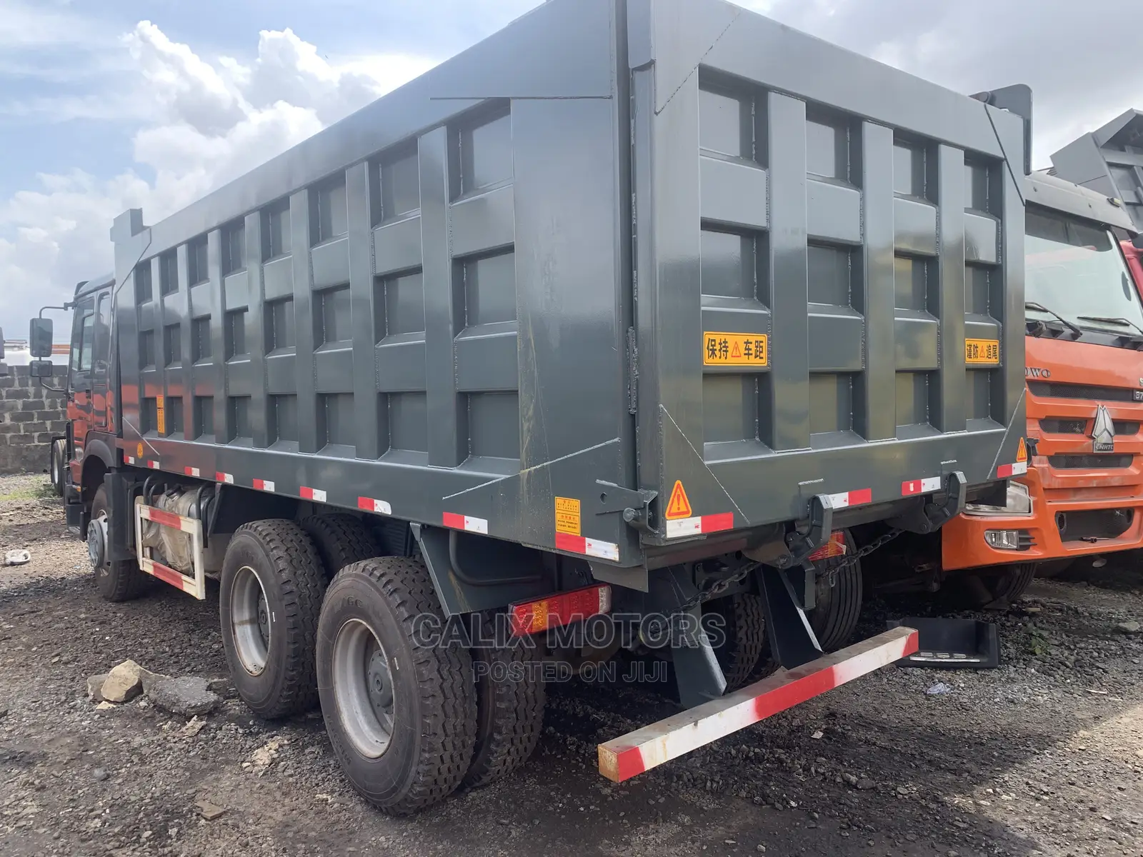 Foreign Used Howo CNHTC 10 Tires Truck
