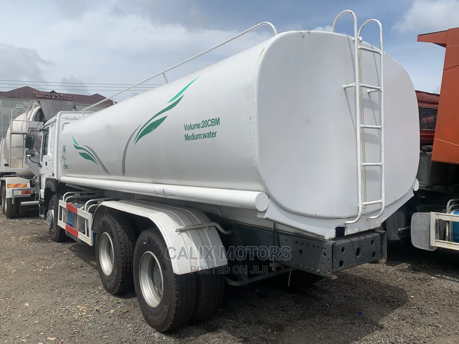 New Arrival Foreign Used Howo CNHTC Water Tanker Truck.