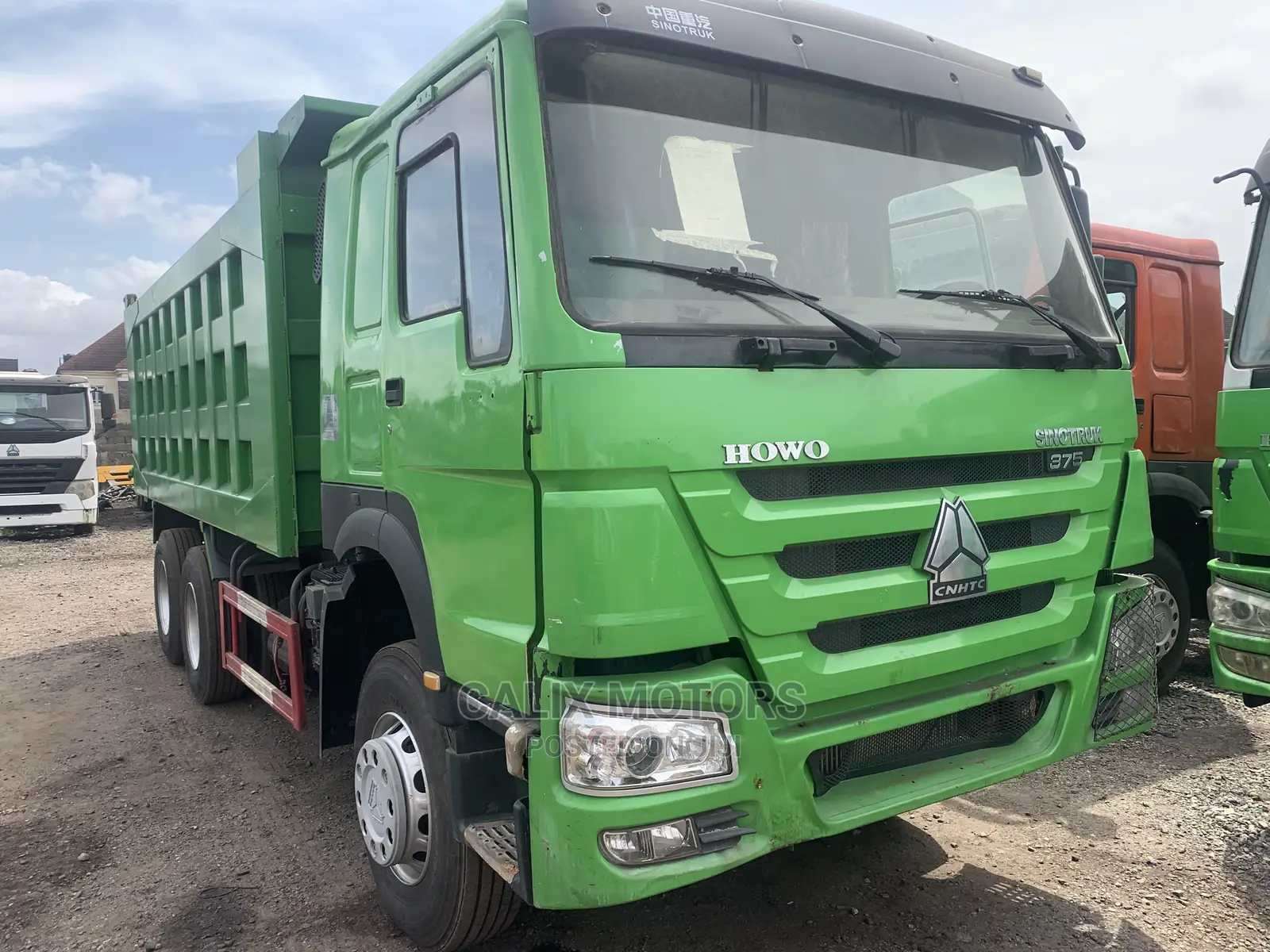 Foreign Used Howo CNHTC Truck 10 Tires Green Color