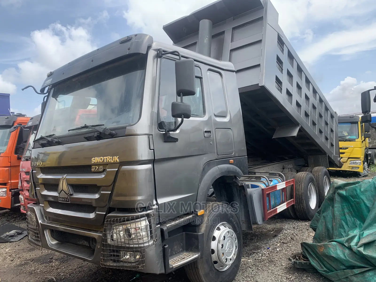 Foreign Used Howo CNHTC 10tires Gray Color