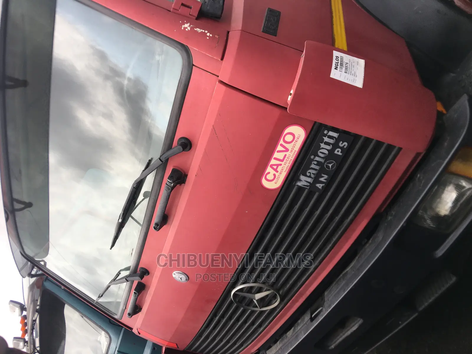Mecedeces 1520 Container Body Truck