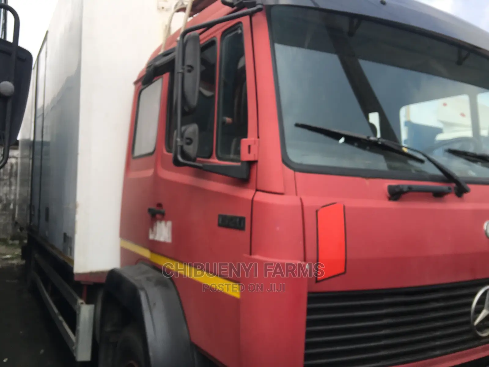 Mecedeces 1520 Container Body Truck