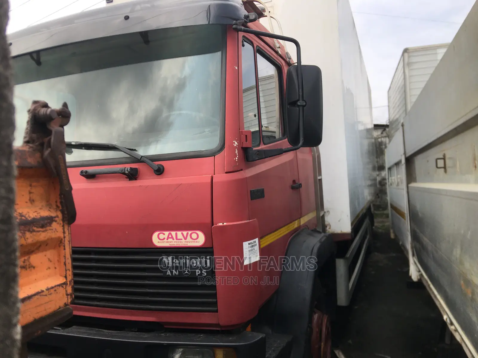 Mecedeces 1520 Container Body Truck