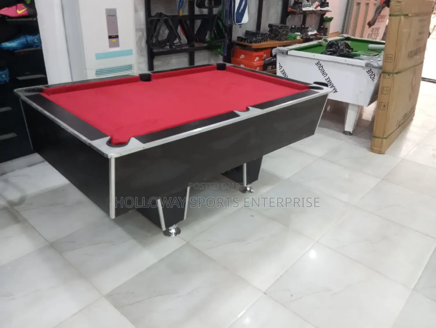 Lone Local Snooker Table