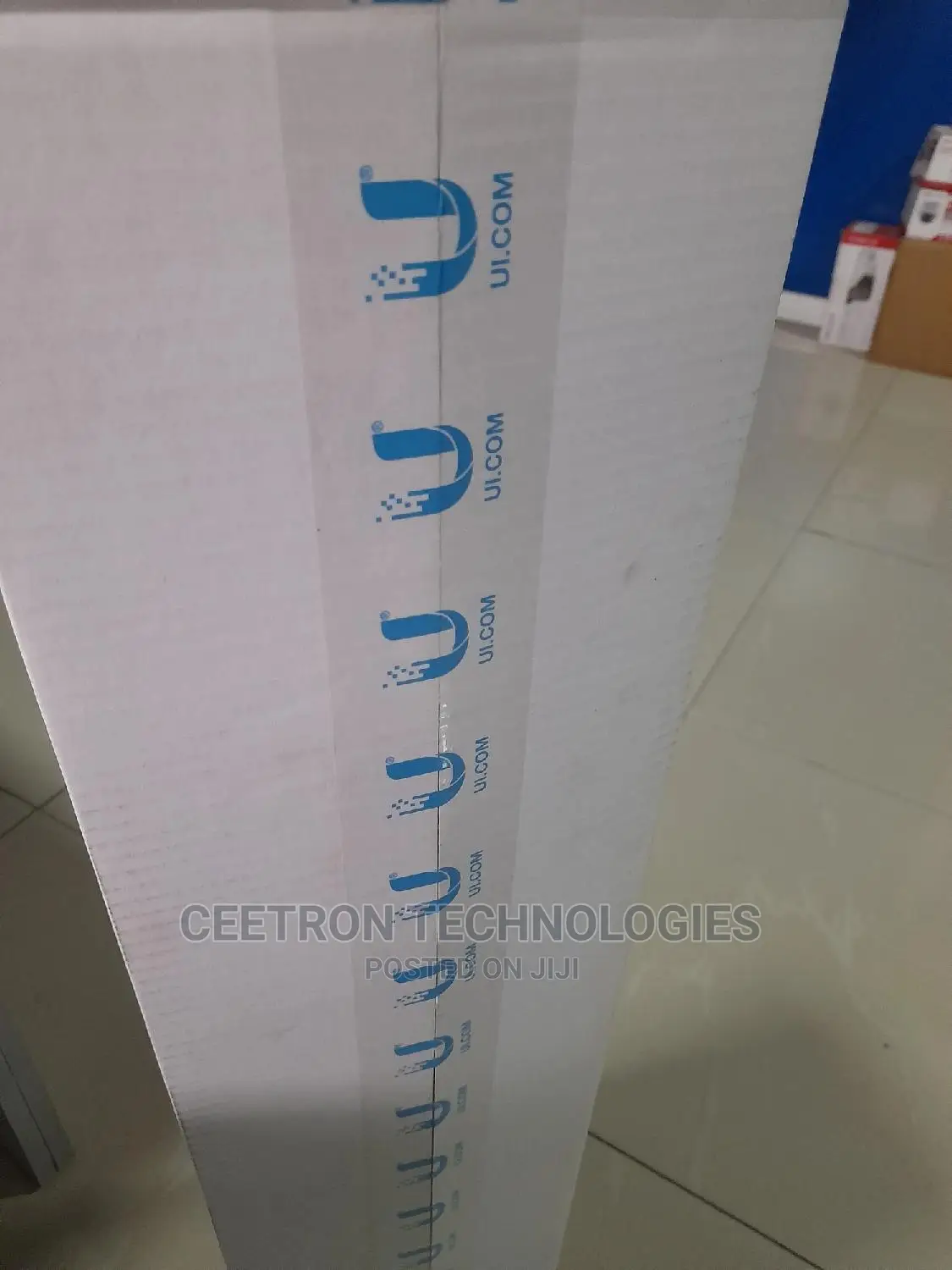 UBIQUITI:AM-2G15-120 2.3-2. 7ghz Airmax Base Station Antenna