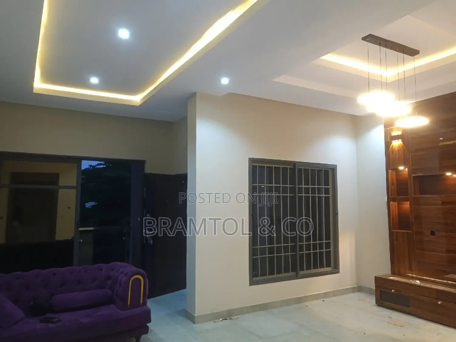 2bdrm Block of Flats in Area 11 for rent