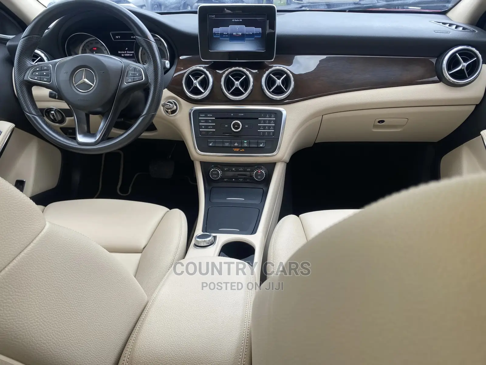 Mercedes-Benz GLA 250 2017 Red