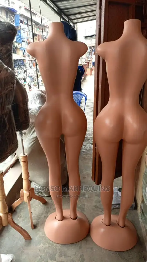 Big Bum Bum Size 12 Female Armless Curvy Plastic Dummy