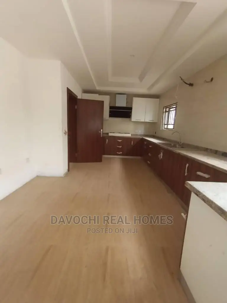 4bdrm Duplex in Ikota Estate, Lekki for rent