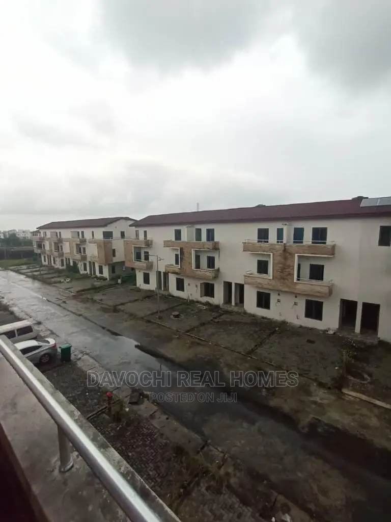 3bdrm Duplex in Ikota Estate, Lekki for rent