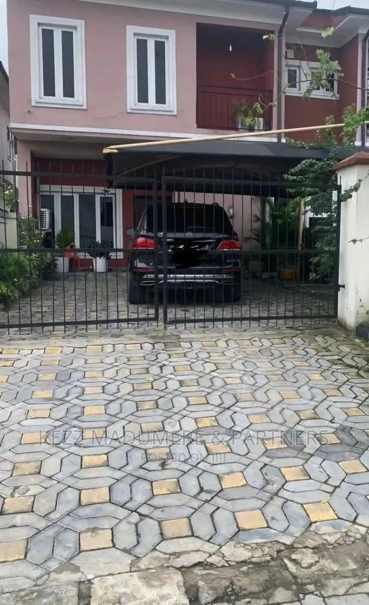 4bdrm Duplex in Golf Estate,Port for sale