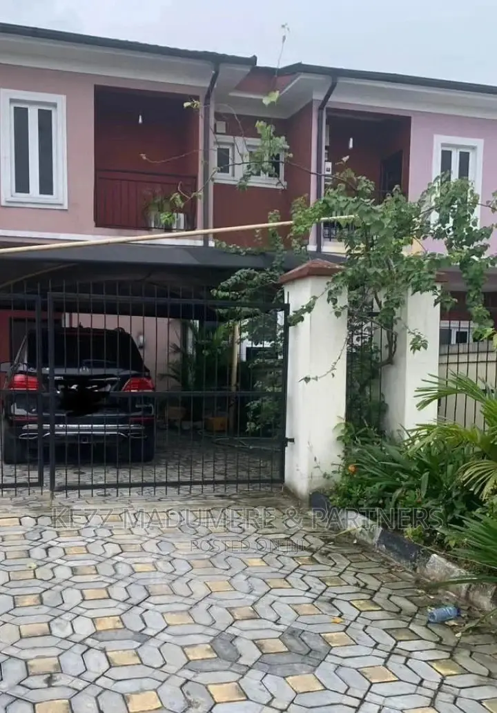4bdrm Duplex in Golf Estate,Port for sale