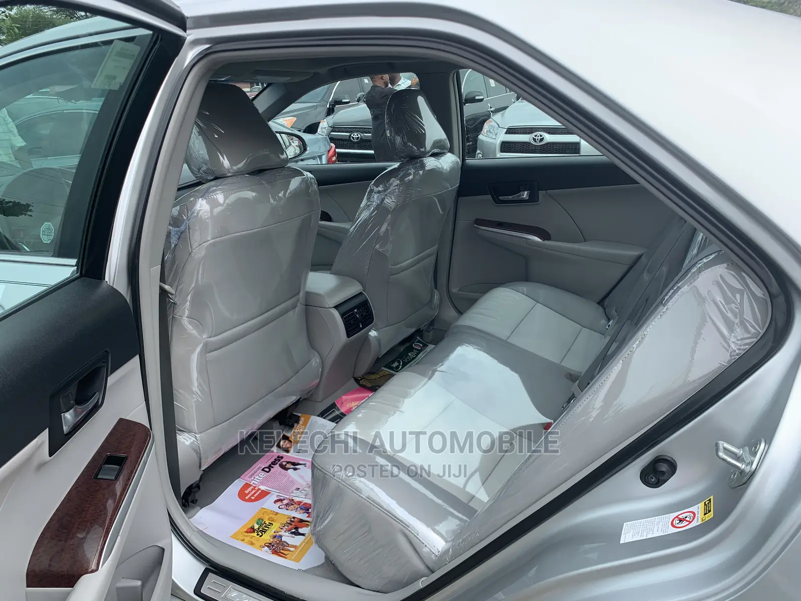 Toyota Camry XLE 4dr Sedan (2.5L 4cyl 6A) 2013 Silver
