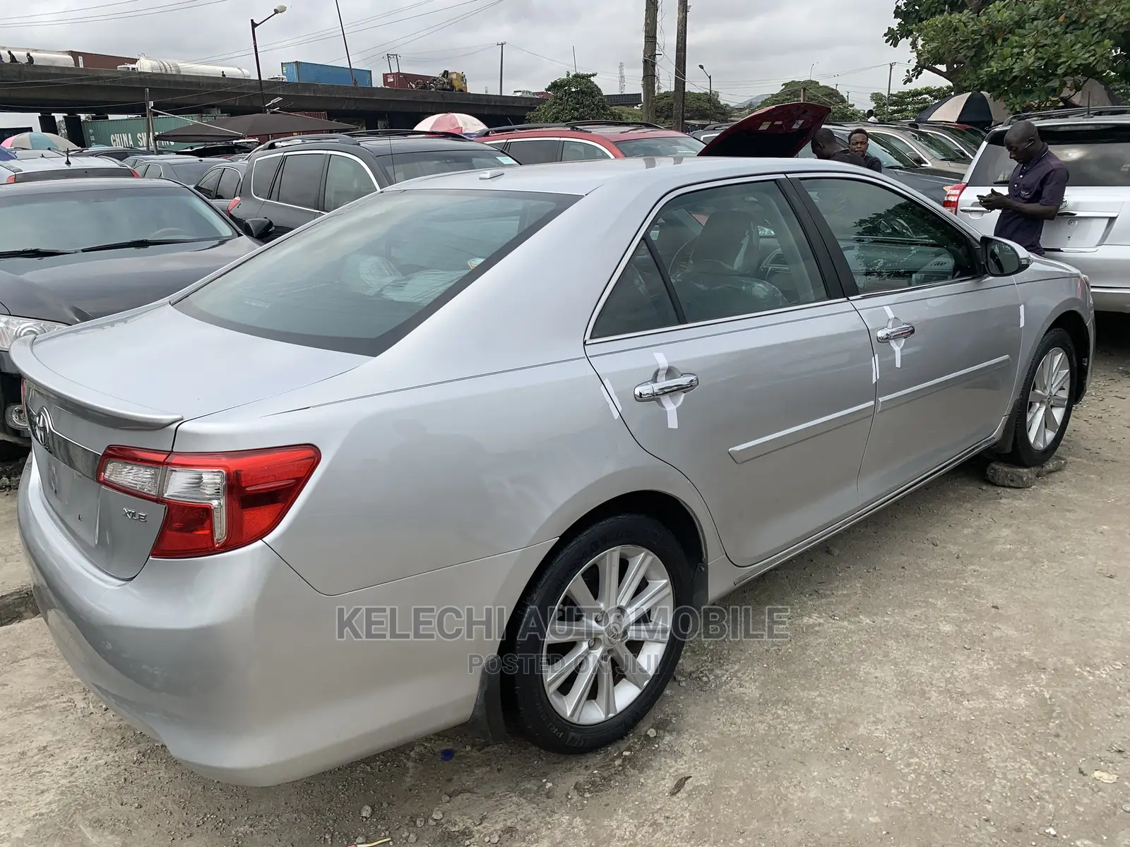 Toyota Camry XLE 4dr Sedan (2.5L 4cyl 6A) 2013 Silver