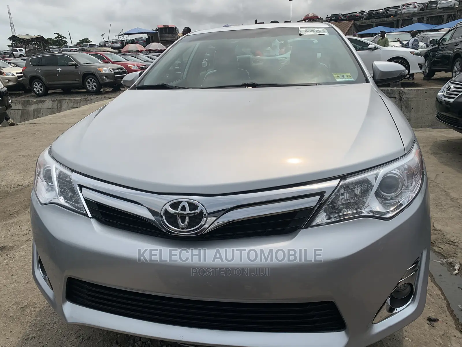 Toyota Camry XLE 4dr Sedan (2.5L 4cyl 6A) 2013 Silver