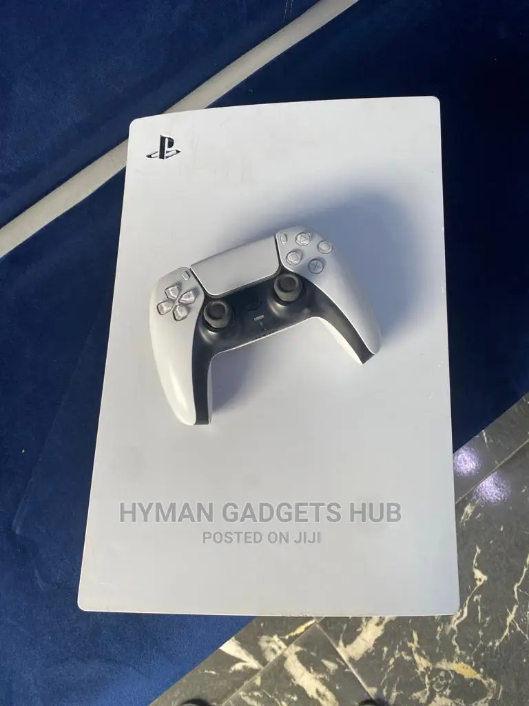 Used Ps5 Digital Edition With 2 Pads and 12 Games Installed