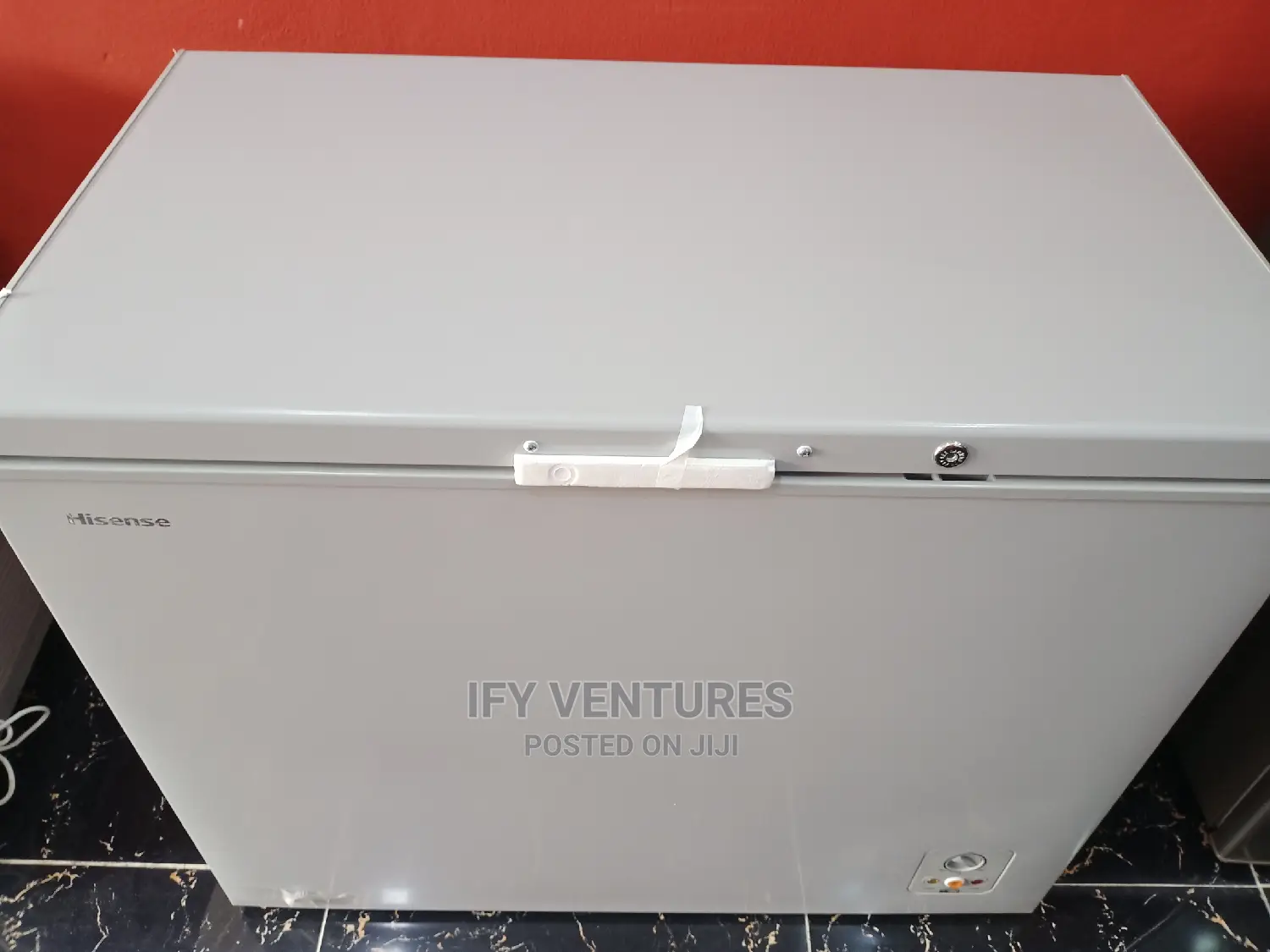 Hisense Chest Freezer 250 Litres Silver Color