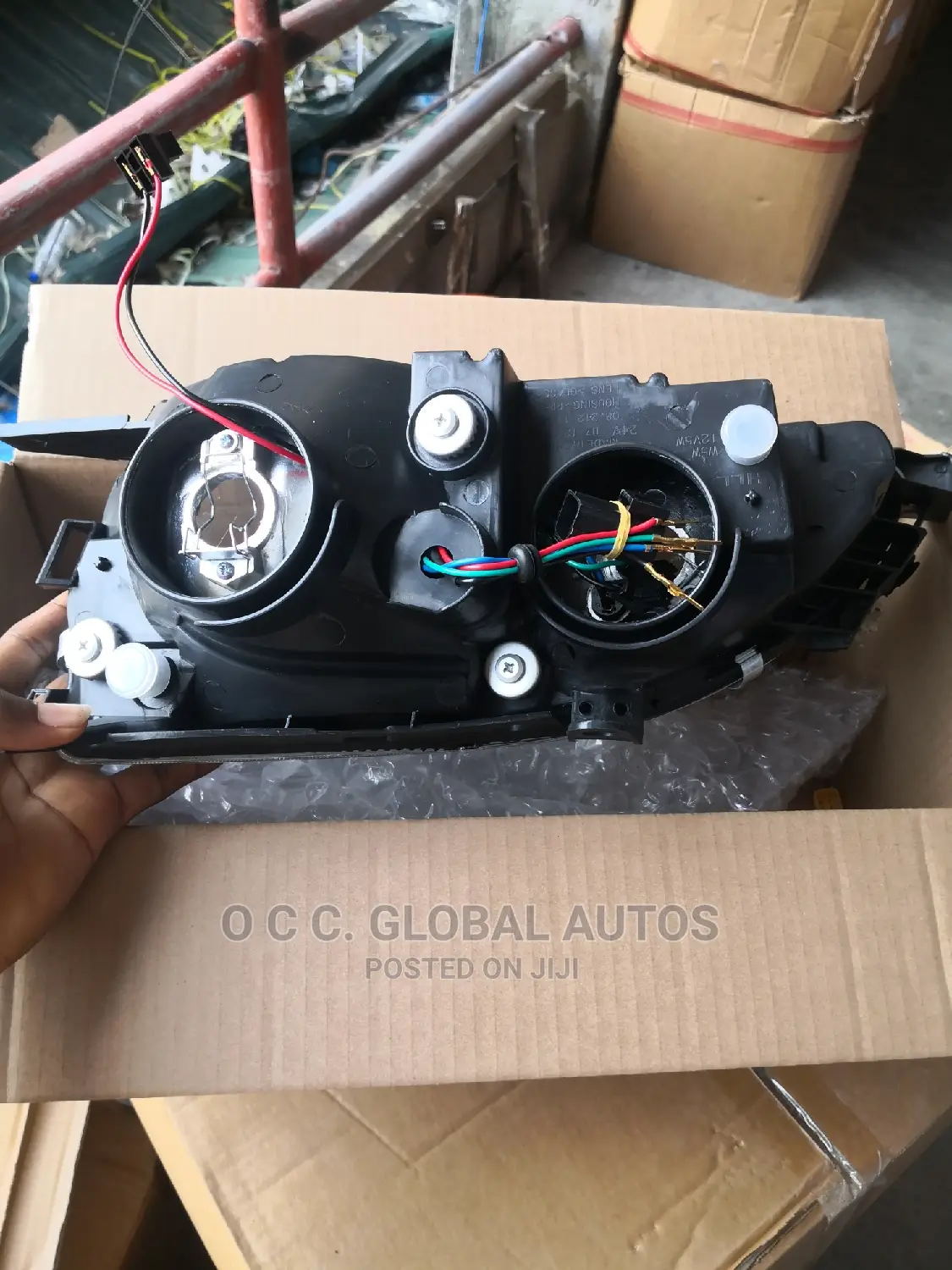 Headlamp Avensis 01