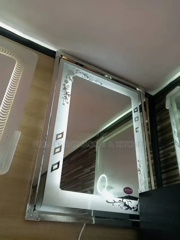 LED Mirror With Fancy Flower