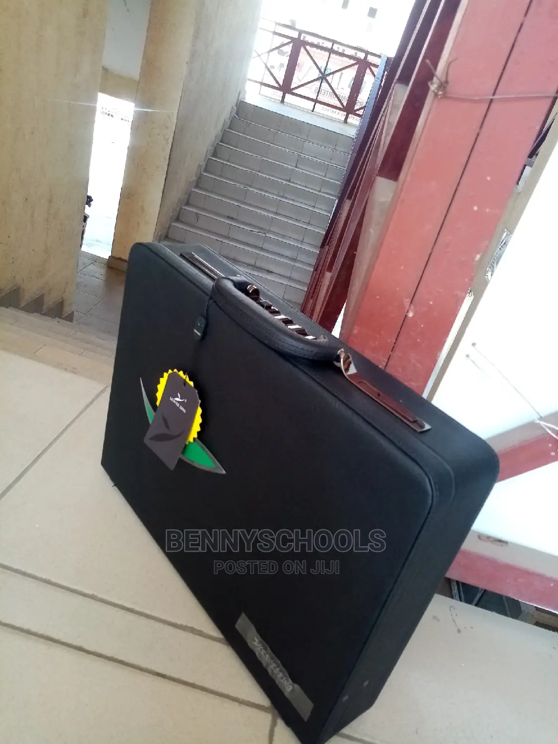 Bigg Leaves King Black Leather Briefcase