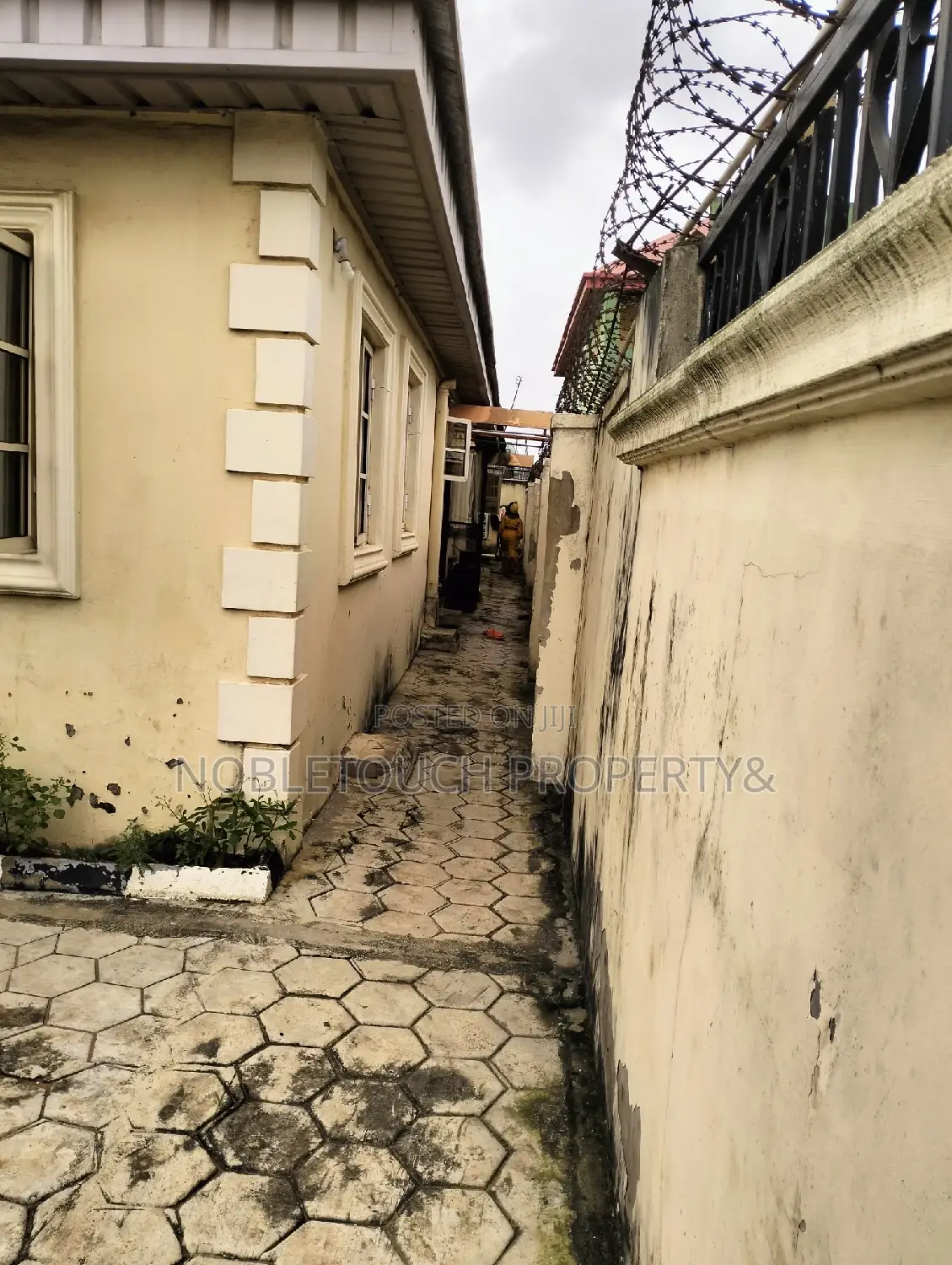 3bdrm Bungalow in Governor Road Ikotun for sale