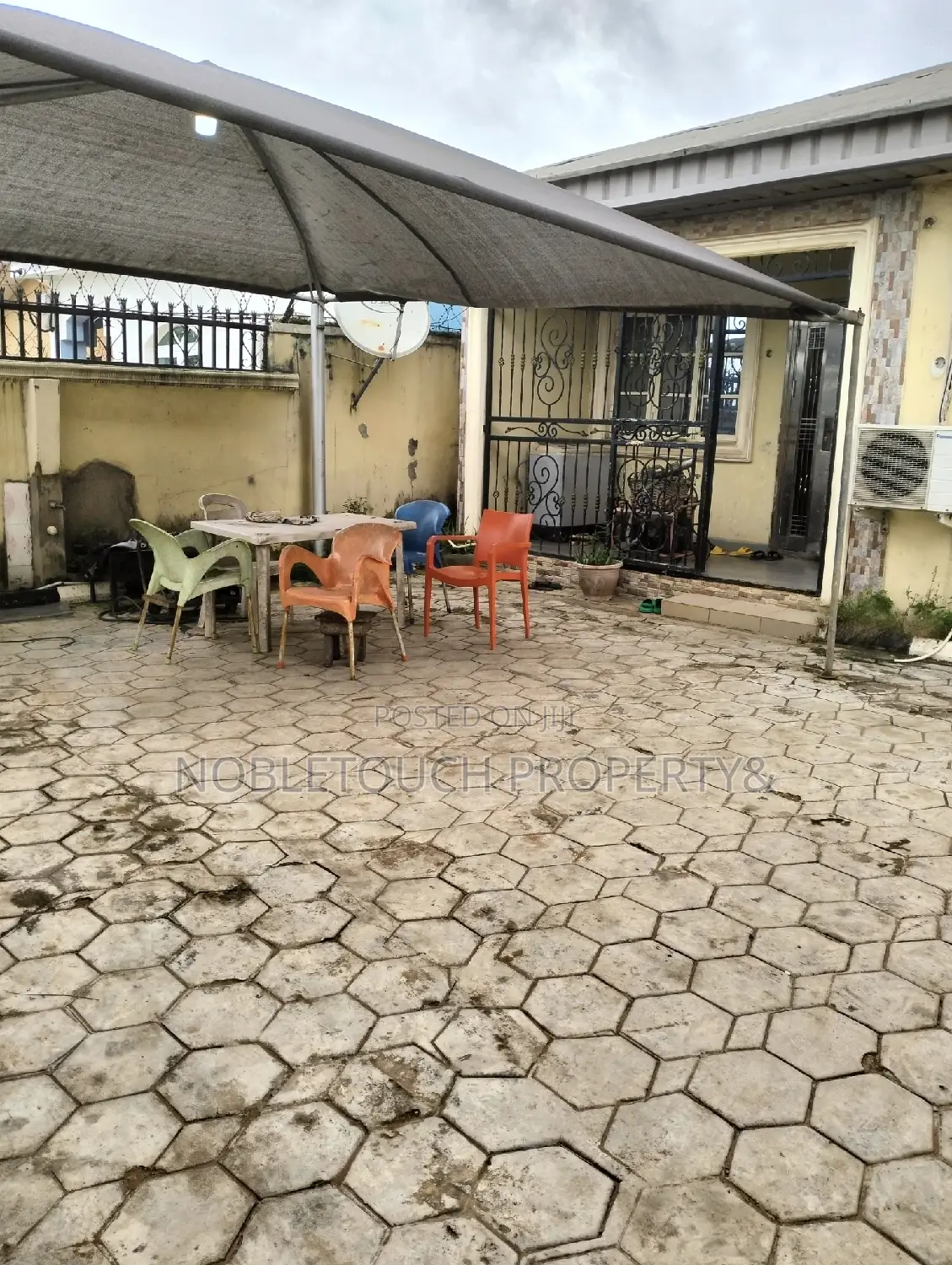 3bdrm Bungalow in Governor Road Ikotun for sale