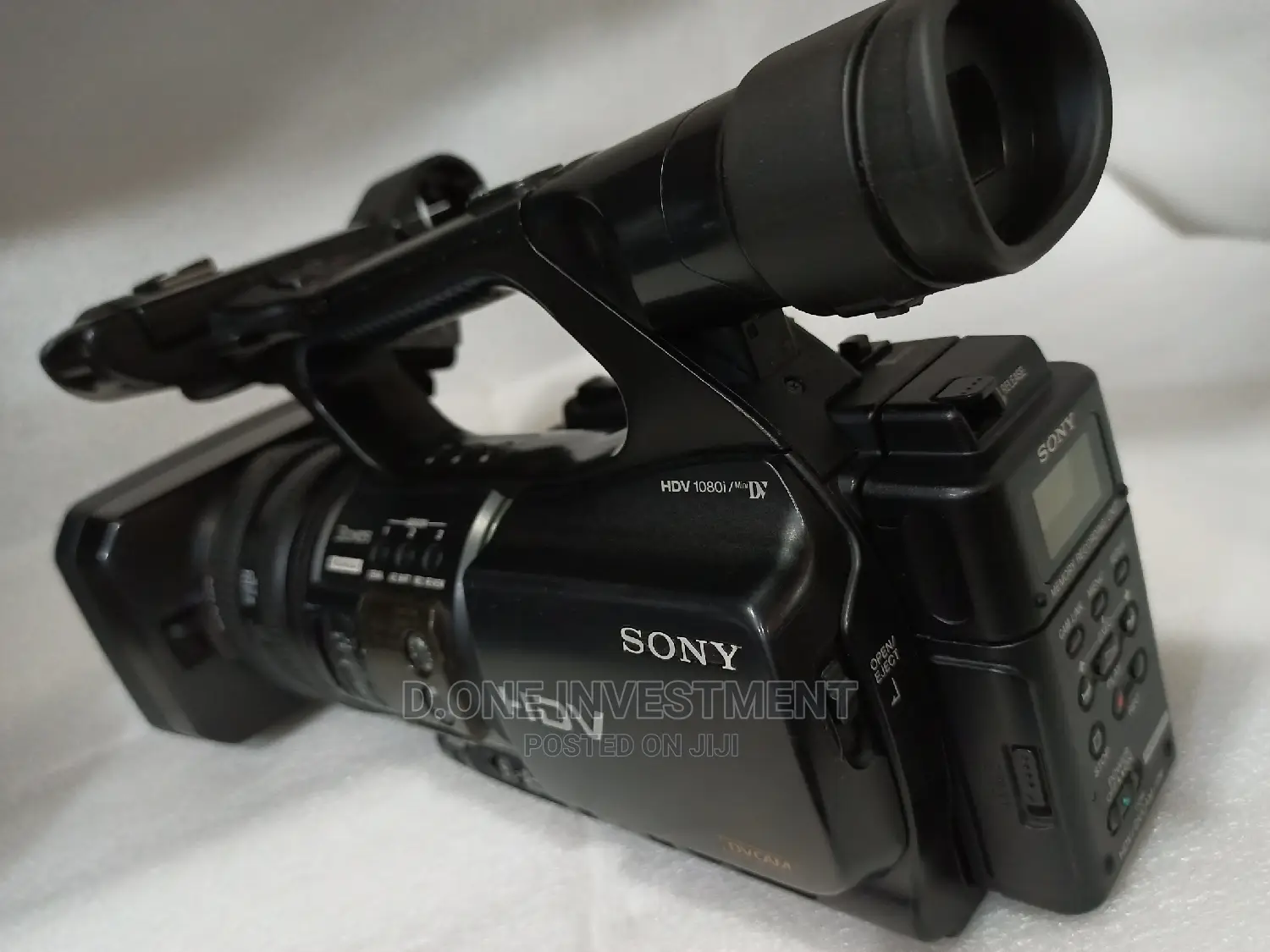 Sony Z5 Video Camera With Memory Card Adapter