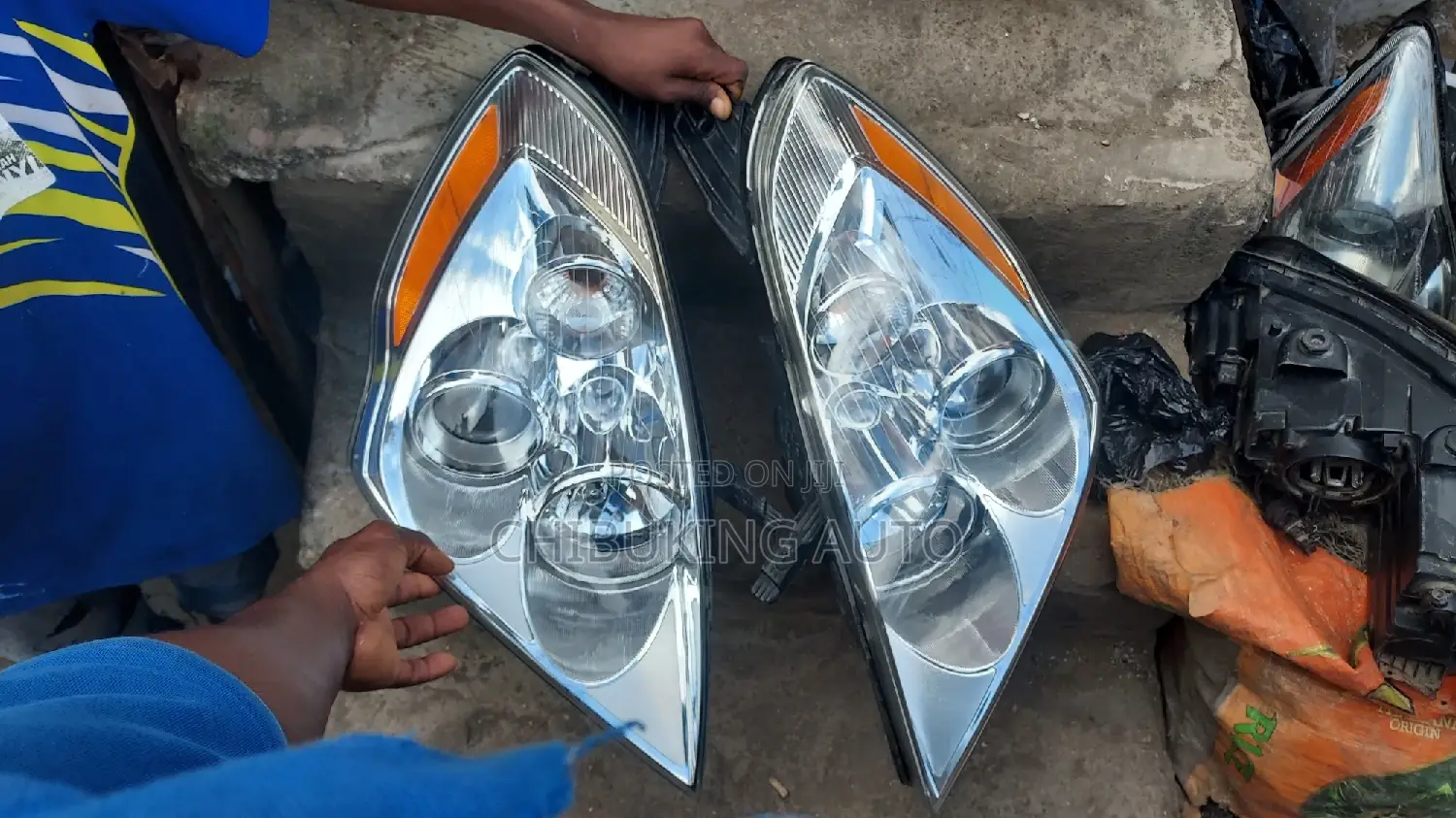 Headlamp Hyundai Entourage