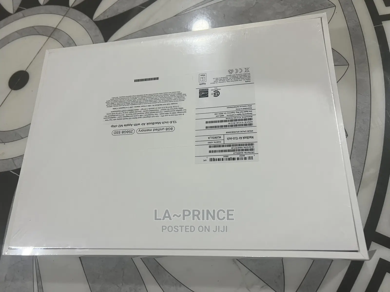 New Laptop Apple MacBook Air 2022 M2 8GB Apple M2 SSD 256GB