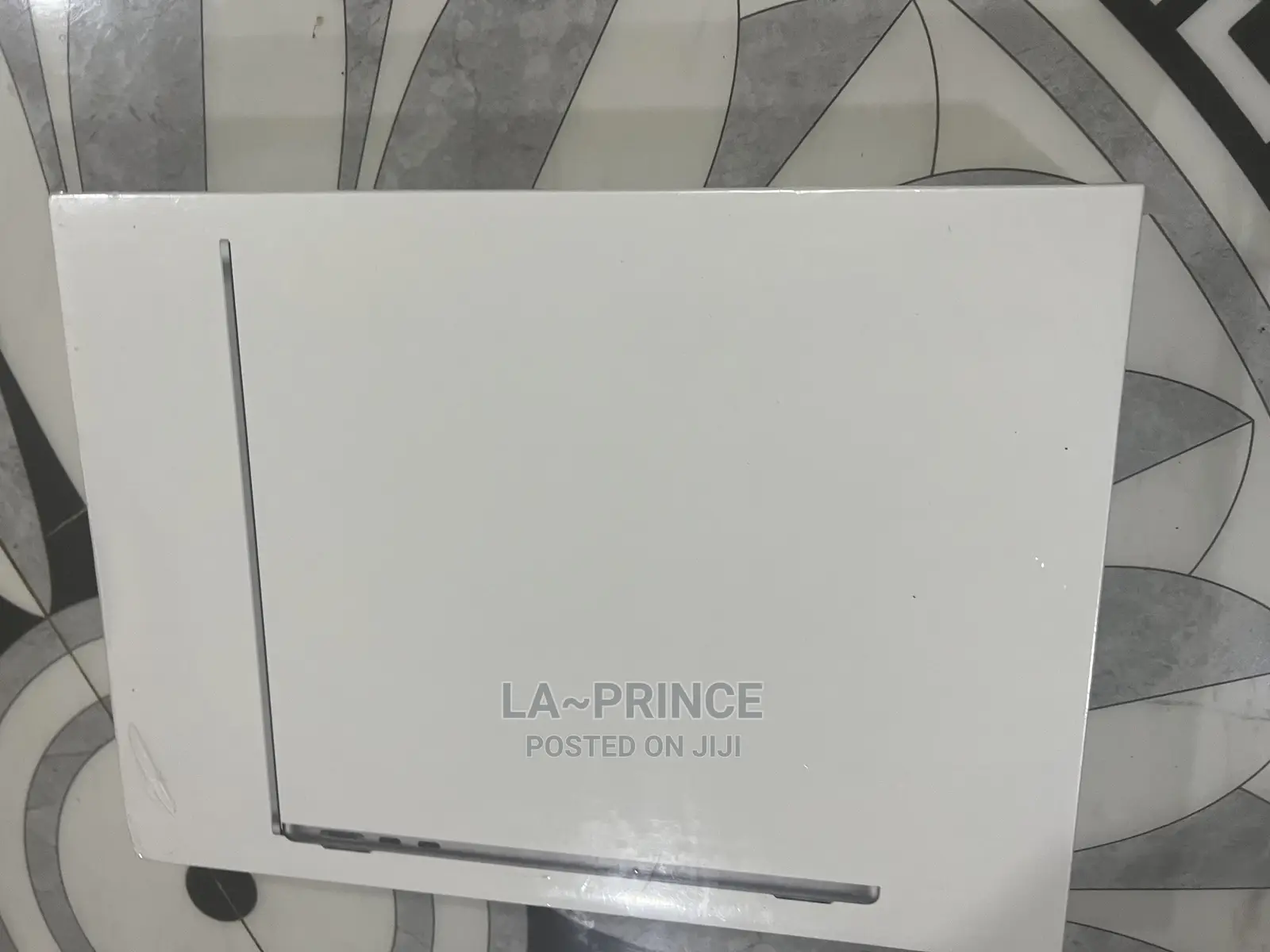 New Laptop Apple MacBook Air 2022 M2 8GB Apple M2 SSD 256GB