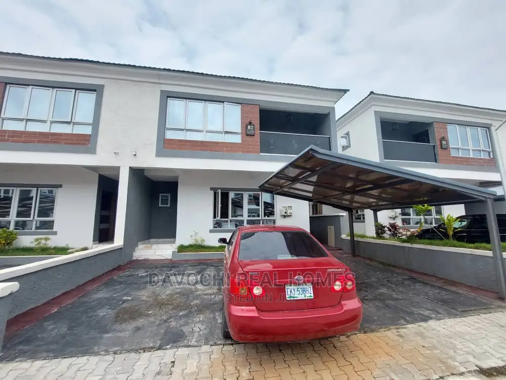 4bdrm Duplex in Immediately After, Lekki for rent