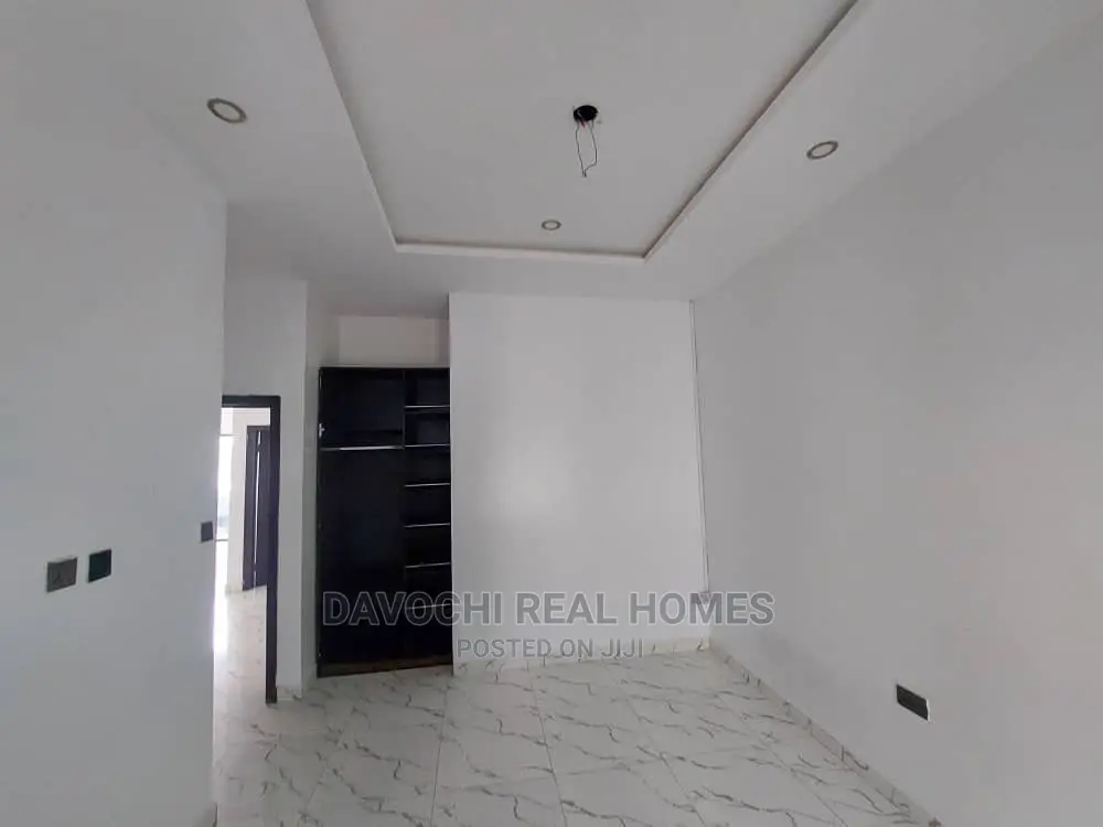3bdrm Duplex in Immediately After, Lekki for rent