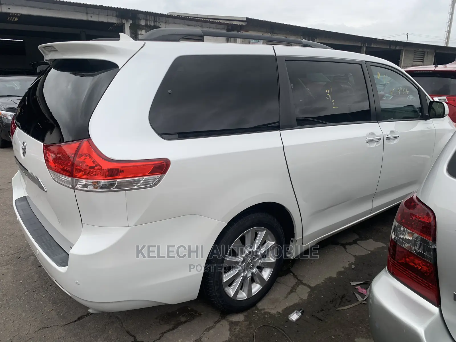 Toyota Sienna Limited 7 Passenger 2011 White