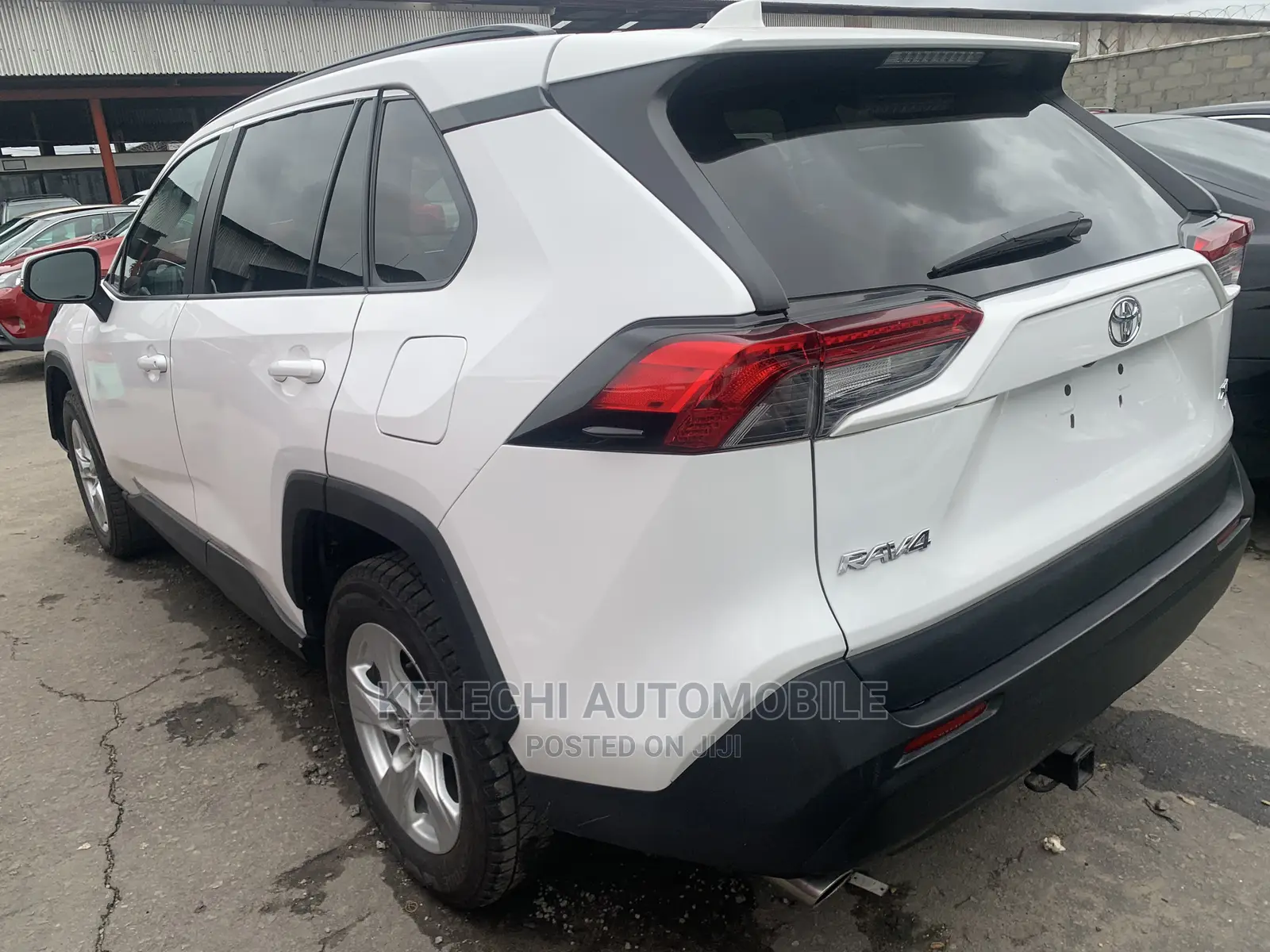 Toyota RAV4 XLE AWD 2020 White