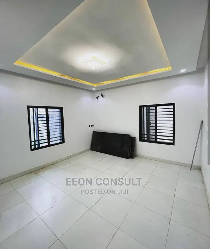 5bdrm Duplex in Dawaki for sale