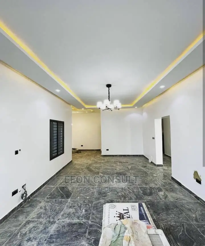 5bdrm Duplex in Dawaki for sale