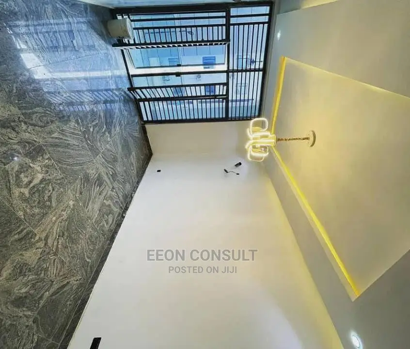 5bdrm Duplex in Dawaki for sale