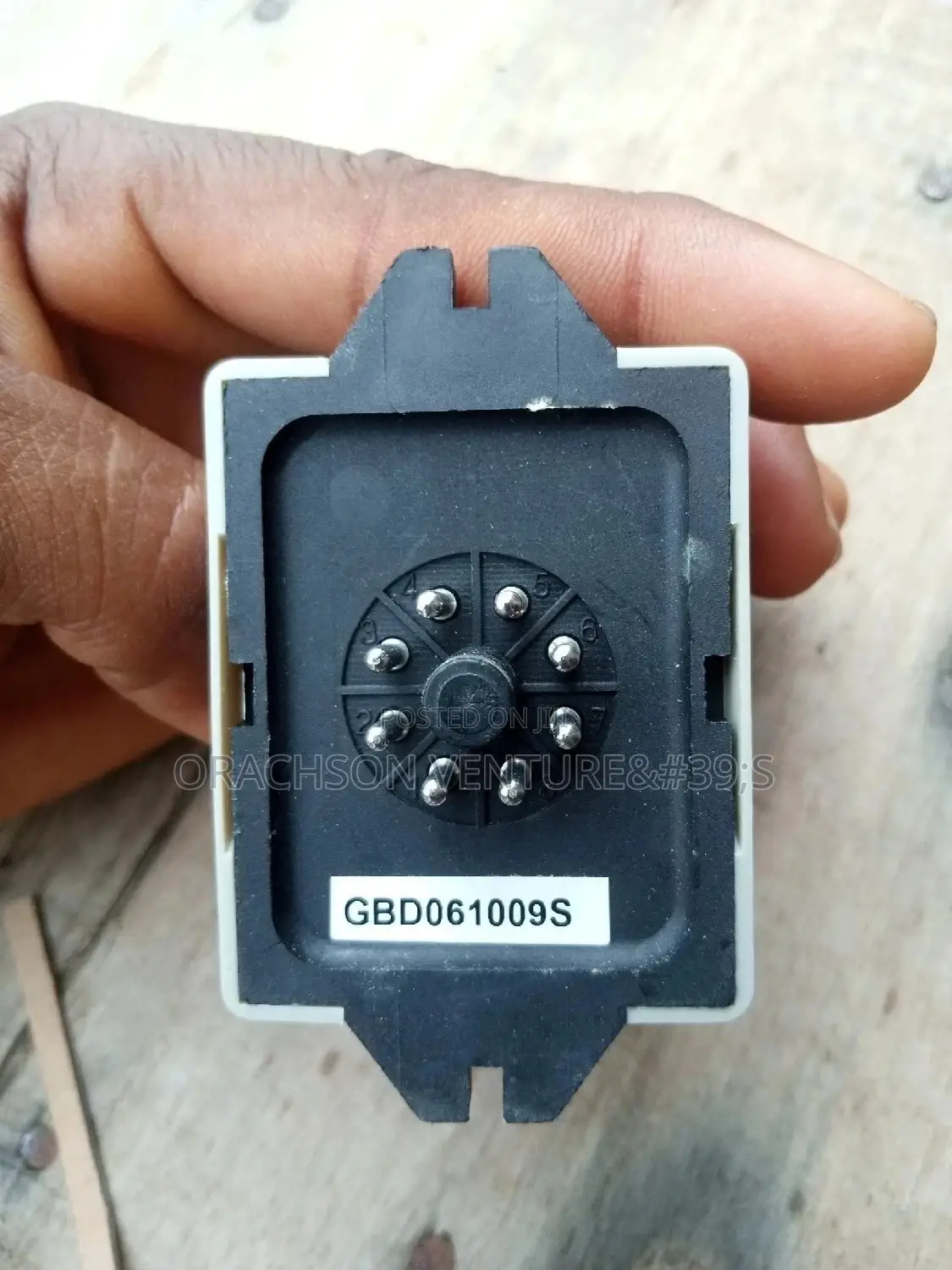 Anly Voltage  Monitor