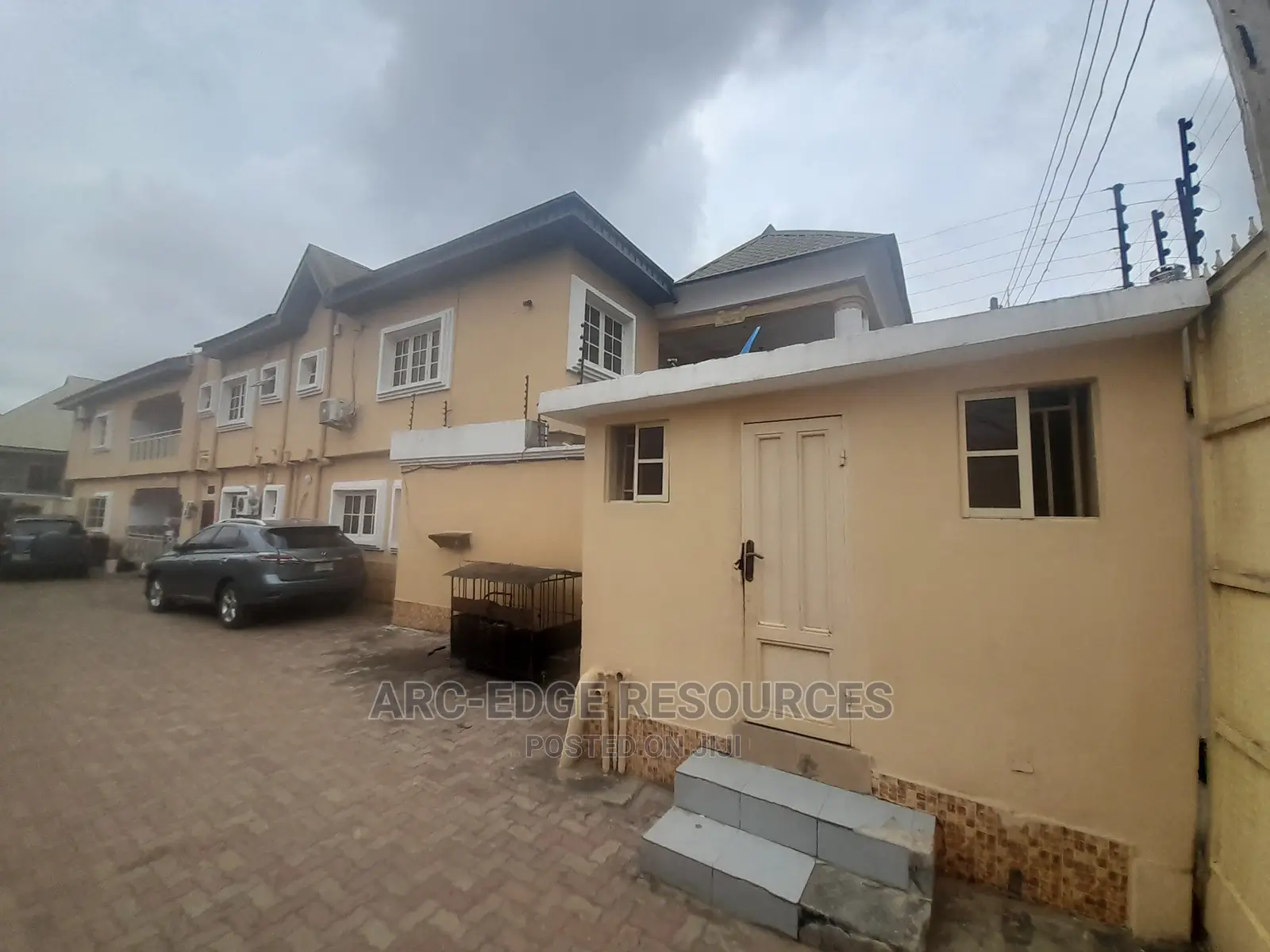 4bdrm Duplex in Ago Palace for sale